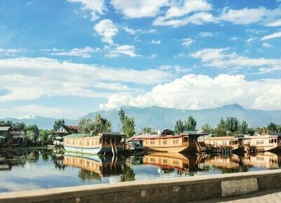 Kashmir houseboat